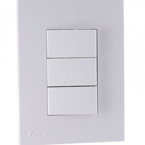 INTERRUPTOR TRIPLE CONM NOVA BLANCO         